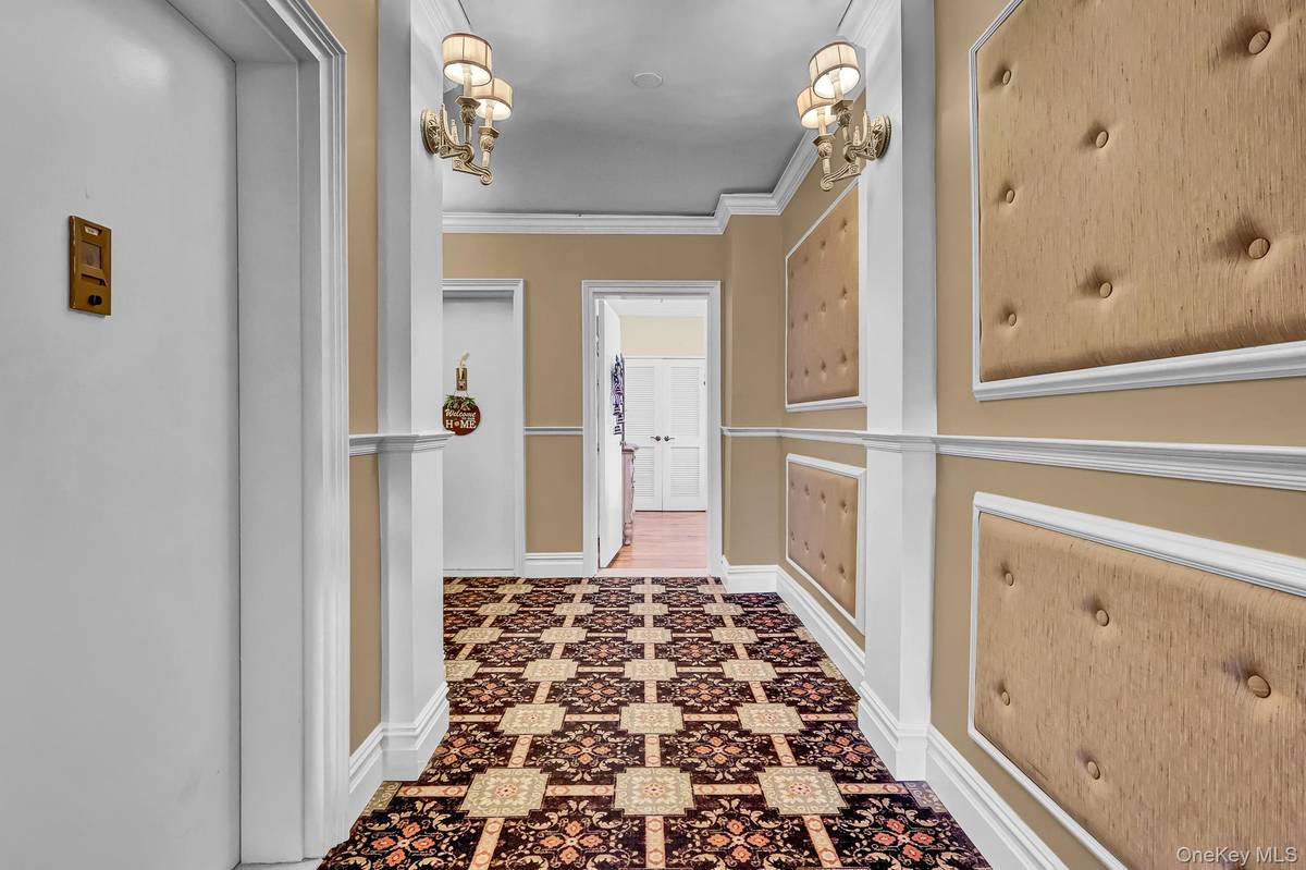 111 7th ST #304, Garden City, NY 11530