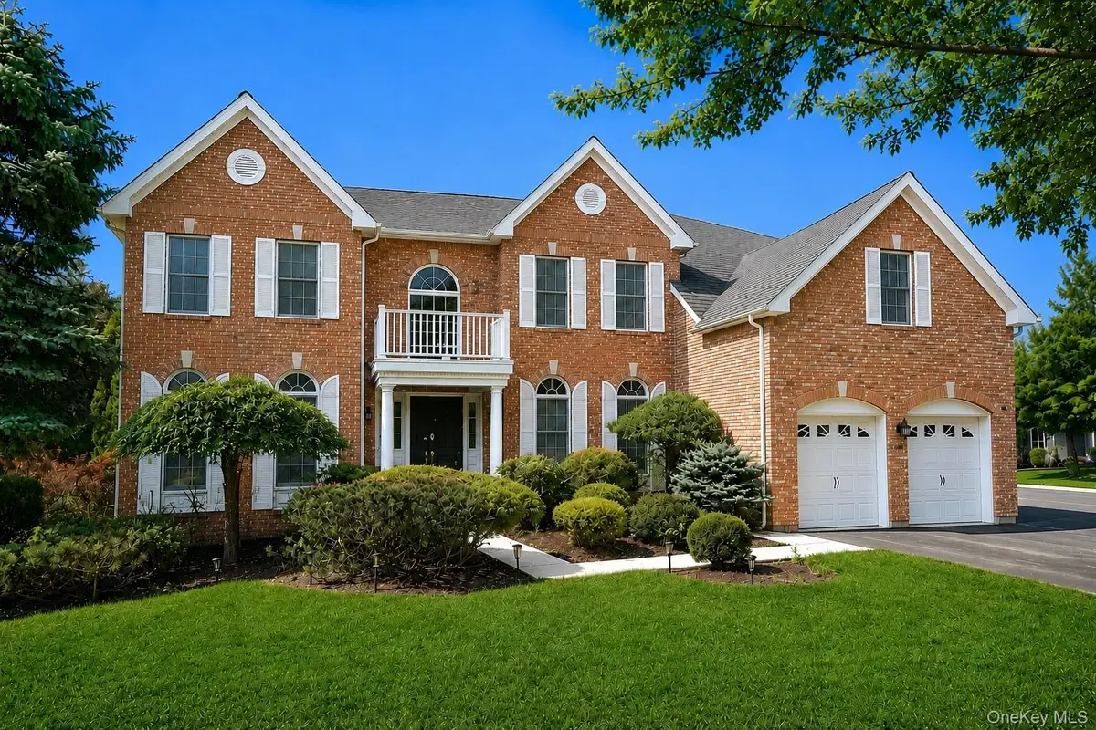16 Eagle CT, White Plains, NY 10605