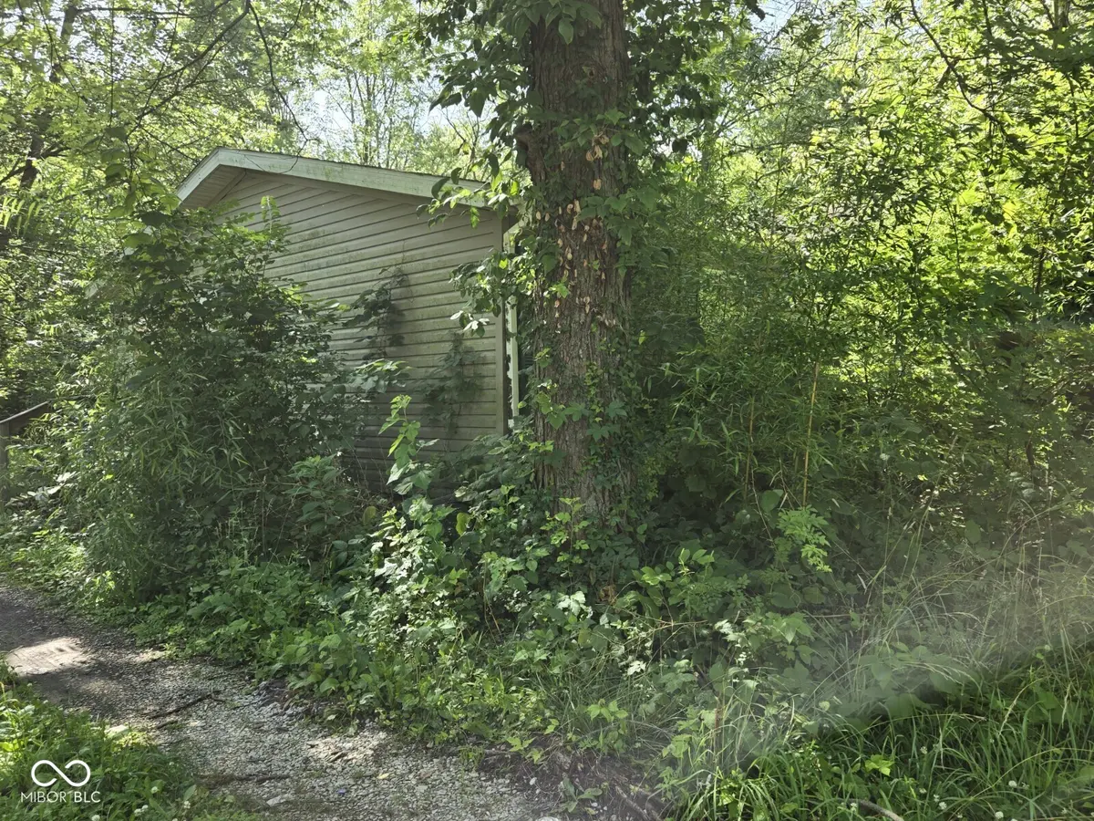 1017 S Orchard ST, Farmersburg, IN 47850