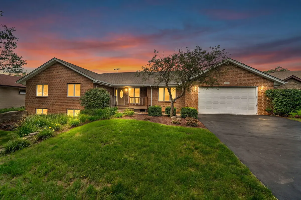 6626 Shadybrook TRL, Loves Park, IL 61111