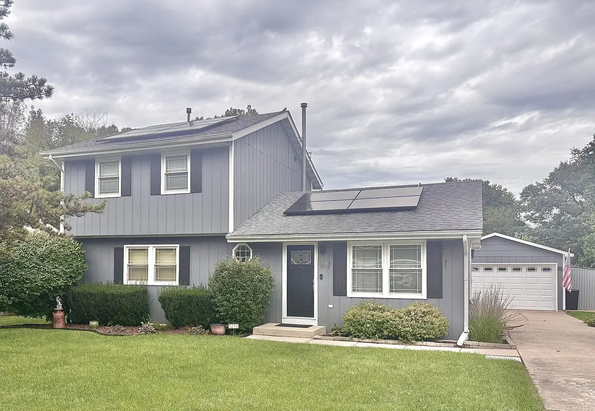 5216 palm ST, Mchenry, IL 60051