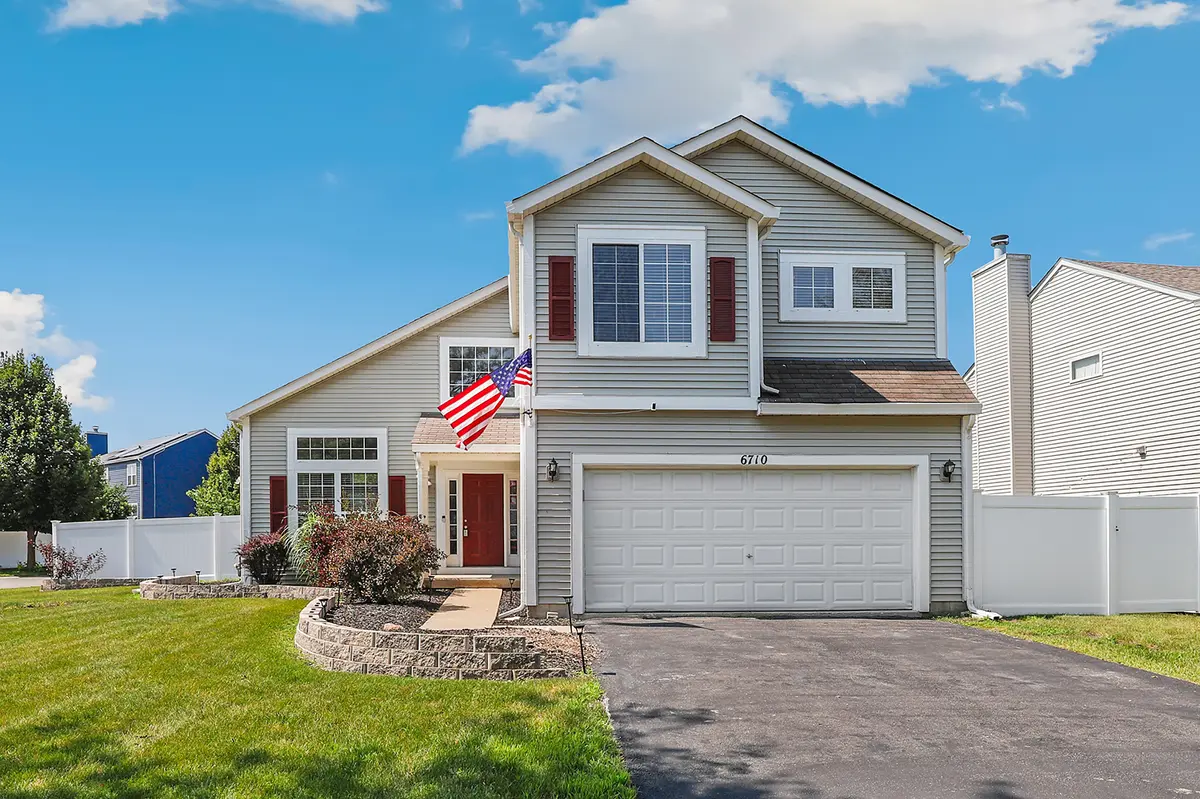 6710 Sahara DR, Plainfield, IL 60586