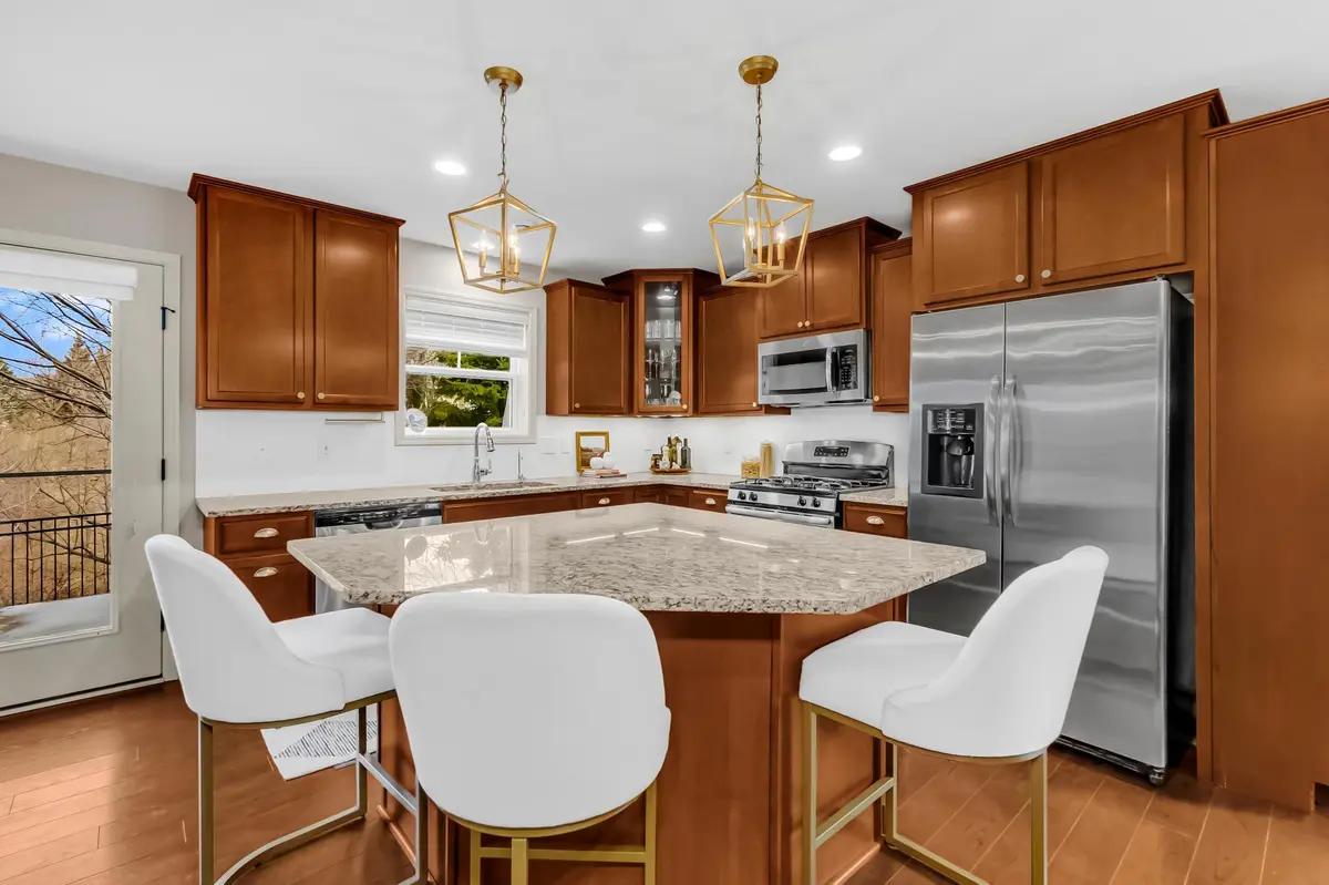 3976 Cedar Grove LN, Eagan, MN 55122