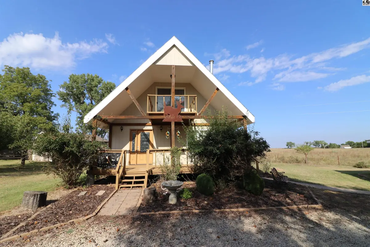 15 Utley Blvd, Marquette, KS 67464