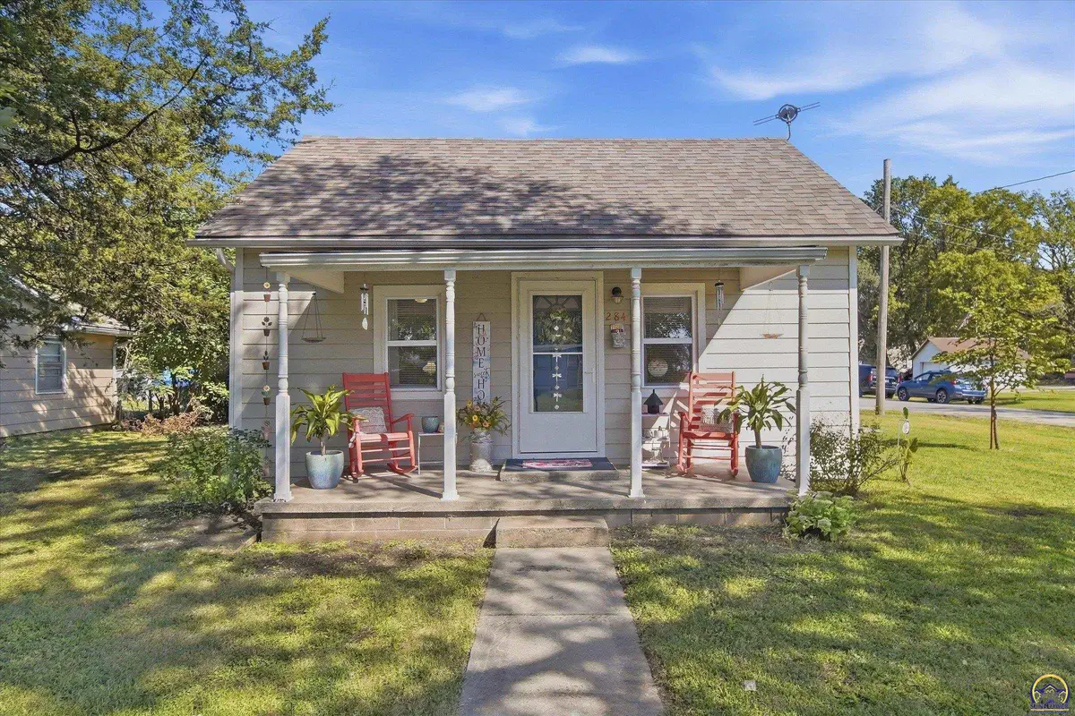 284 Ellinwood ST, Osage City, KS 66523