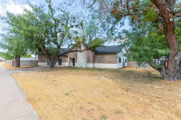 1394 S Pioneer Drive, Abilene, TX 79605