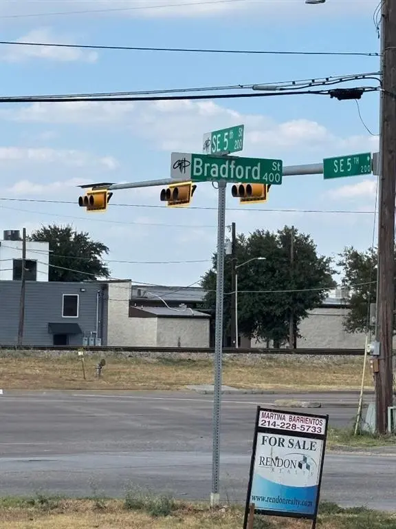 201 5th Street, Grand Prairie, TX 75051