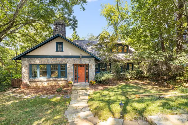 25 Saint Dunstans CIR, Asheville, NC 28803