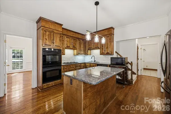 9423 Braemar TER, Charlotte, NC 28210