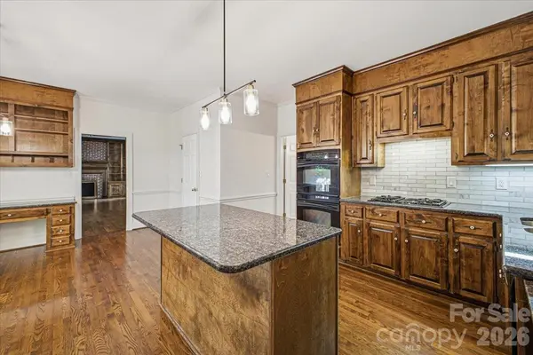 9423 Braemar TER, Charlotte, NC 28210