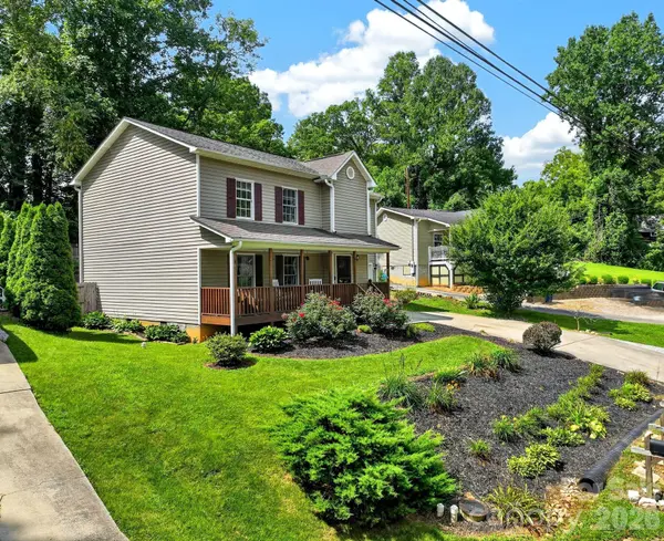 47 Royal Oaks RD, Arden, NC 28704