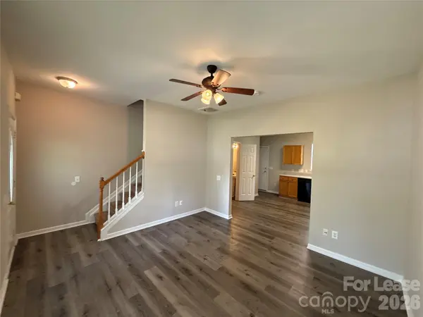 1525 Braveheart LN, Charlotte, NC 28216