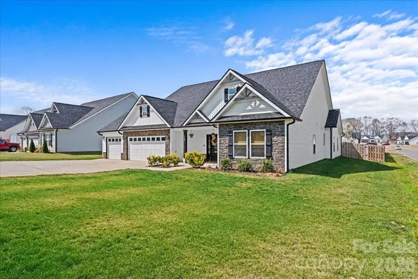 360 R C Thompson RD, Chesnee, SC 29323