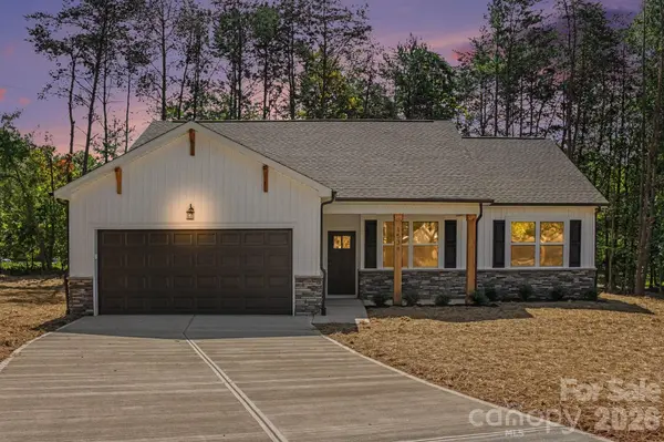 1538 34th Avenue LN NE, Hickory, NC 28601