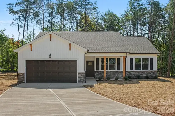 1538 34th Avenue LN NE, Hickory, NC 28601