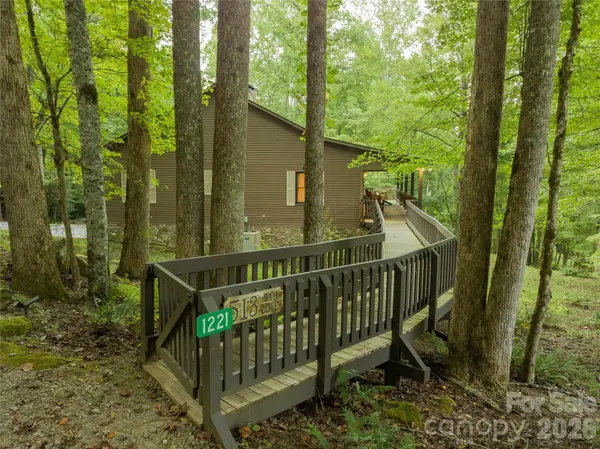 1221 Sam CV, Robbinsville, NC 28771