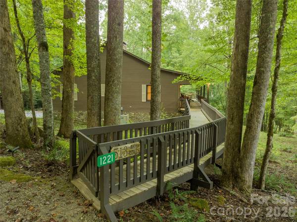 1221 Sam CV, Robbinsville, NC 28771