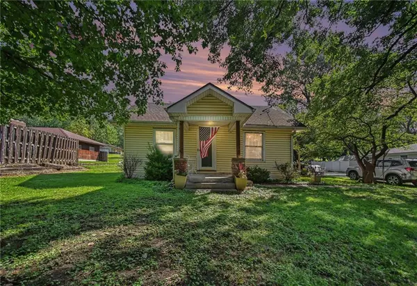 2913 S 40th TER, St Joseph, MO 64503