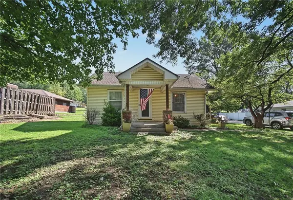 2913 S 40th TER, St Joseph, MO 64503