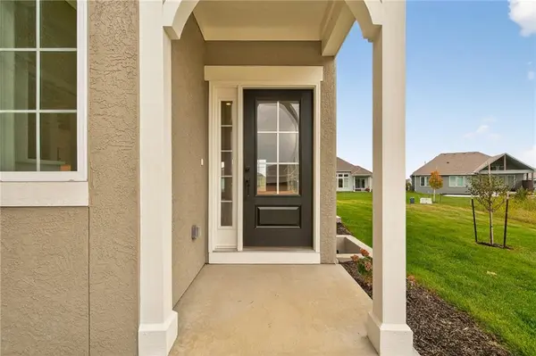 8281 Brockway ST, Lenexa, KS 66220