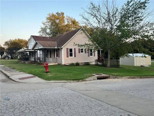625 W 26th St ST #W, Higginsville, MO 64037