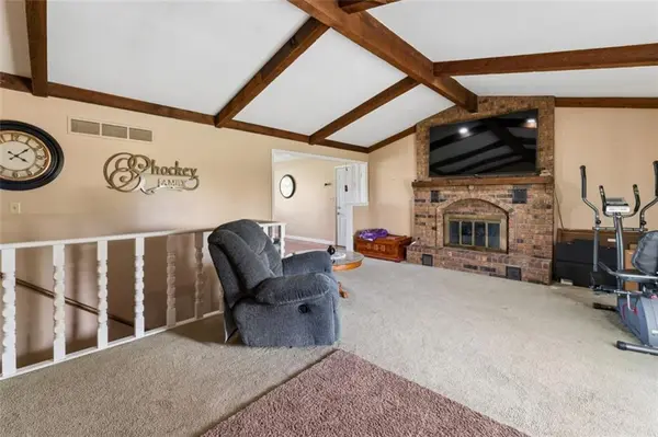 22324 S North Hedgewood Hills RD, Peculiar, MO 64078