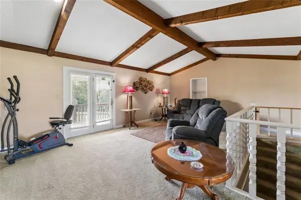 22324 S North Hedgewood Hills RD, Peculiar, MO 64078