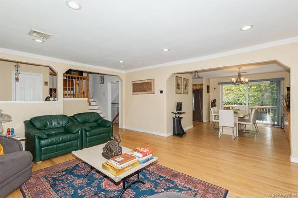 148 Lincoln ST, Garden City, NY 11530