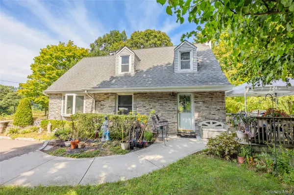 73 Ridgewood AVE, Selden, NY 11784