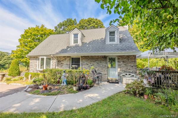 73 Ridgewood AVE, Selden, NY 11784