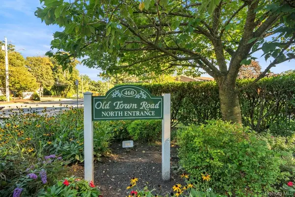460 Old Town RD #27L, Port Jefferson Station, NY 11776