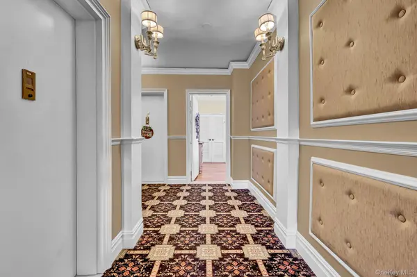 111 7th ST #304, Garden City, NY 11530