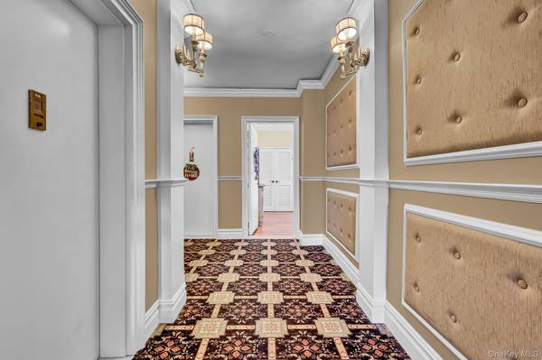 111 7th ST #304, Garden City, NY 11530