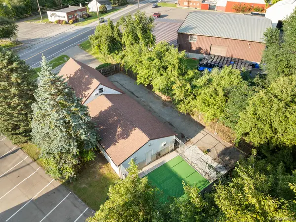 3040 Vestal RD, Vestal, NY 13850