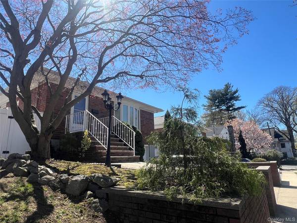 54 Alpine CT, Staten Island, NY 10310