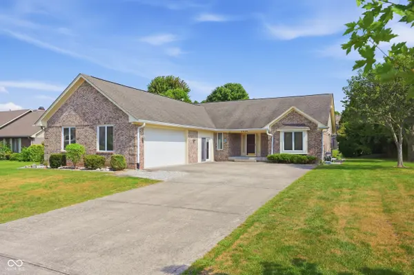 1909 Lakeside LN, Indianapolis, IN 46229