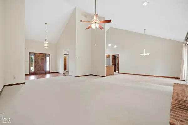 1909 Lakeside LN, Indianapolis, IN 46229