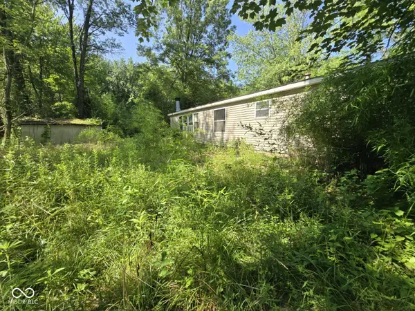 1017 S Orchard ST, Farmersburg, IN 47850