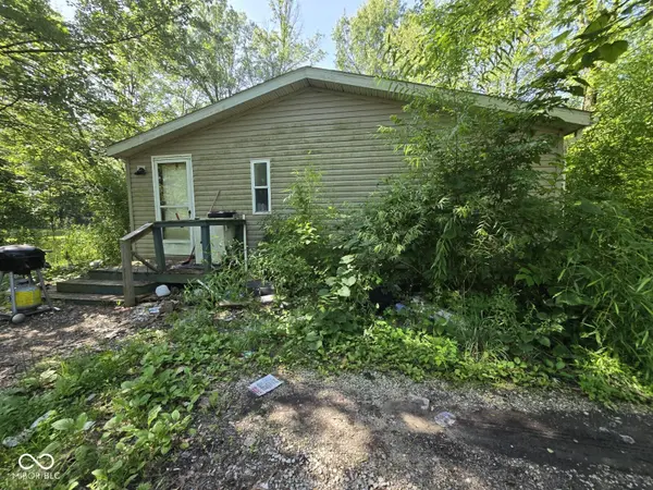 1017 S Orchard ST, Farmersburg, IN 47850