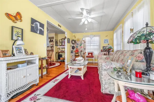 8 WOODLAND CIR, Haines City, FL 33844
