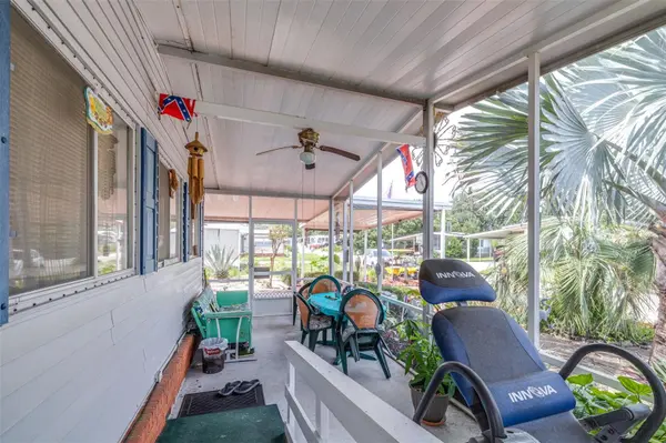 8 WOODLAND CIR, Haines City, FL 33844