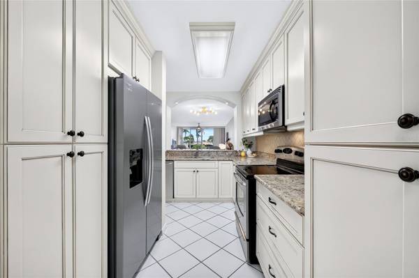 6021 BAHIA DEL MAR CIR #137, St Petersburg, FL, 33715 photo 8