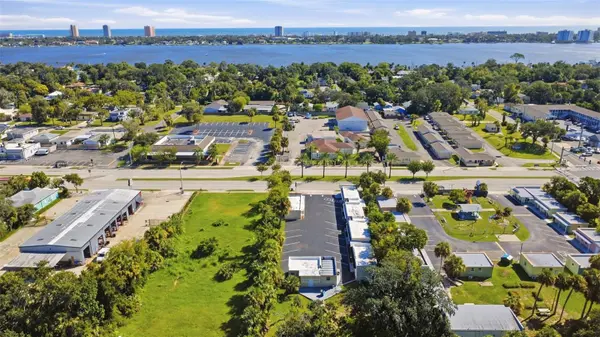 828 RIDGEWOOD AVE, Holly Hill, FL 32117
