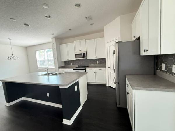 9704 EARLY LOOP, Groveland, FL 34736