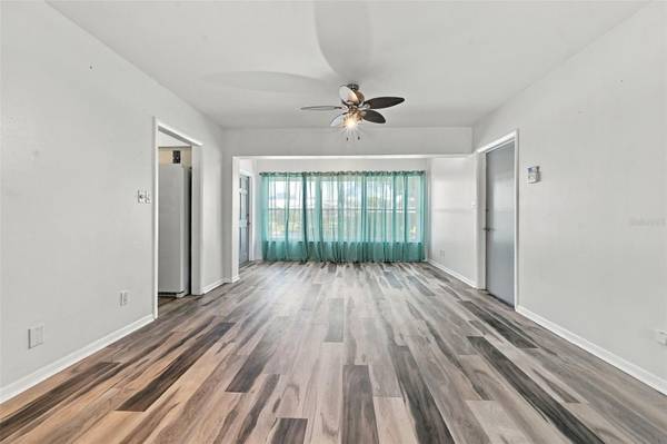 8353 CANDLEWOOD RD, Seminole, FL 33777