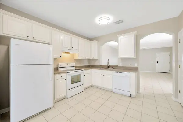 15780 FISHHAWK FALLS DR, Lithia, FL 33547