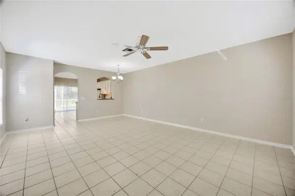 15780 FISHHAWK FALLS DR, Lithia, FL 33547