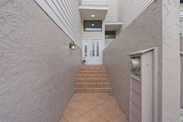 13956 LAKE POINT DR, Clearwater, FL 33762