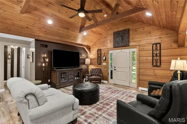 10302 Dellwood CT, Foristell, MO 63348