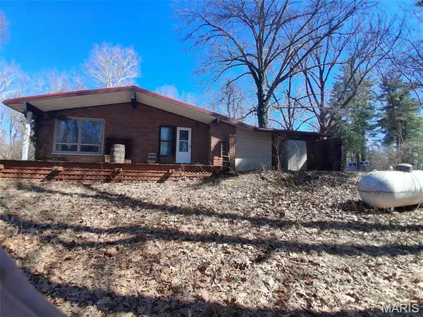 2911 N Center ST, Maryville, IL 62062